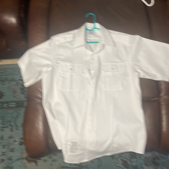 Three in bundle on this listing, all three are in good condition with no stains - Picture 3 of 3